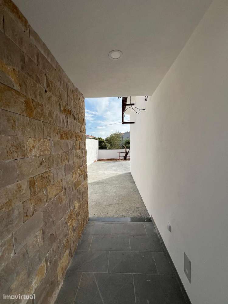 Moradia T2 Pronta a Habitar no Centro de Fátima - Preço Negociável-5