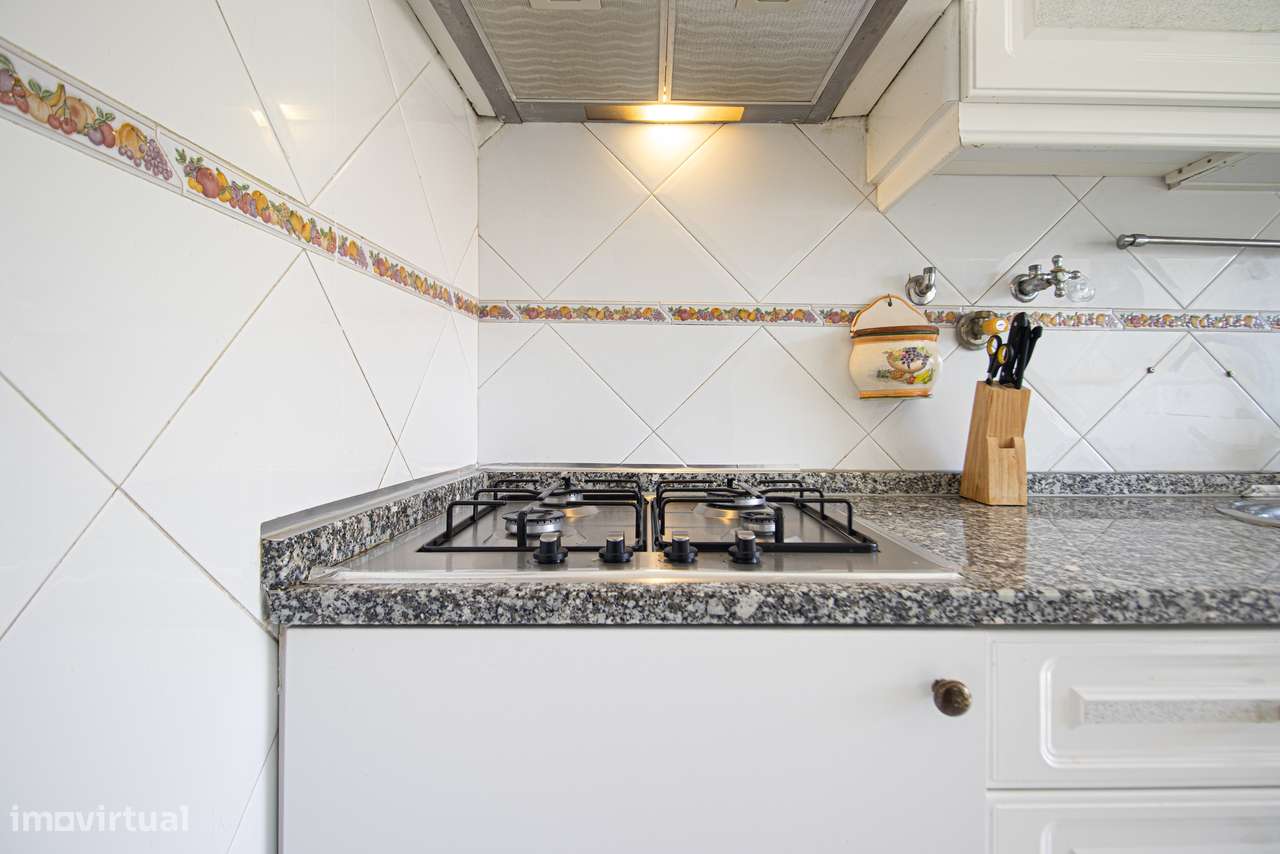 Apartamento T3 c/ 2 WCs e Sala c/ Lareira em Monte Abraão, Sintra-8