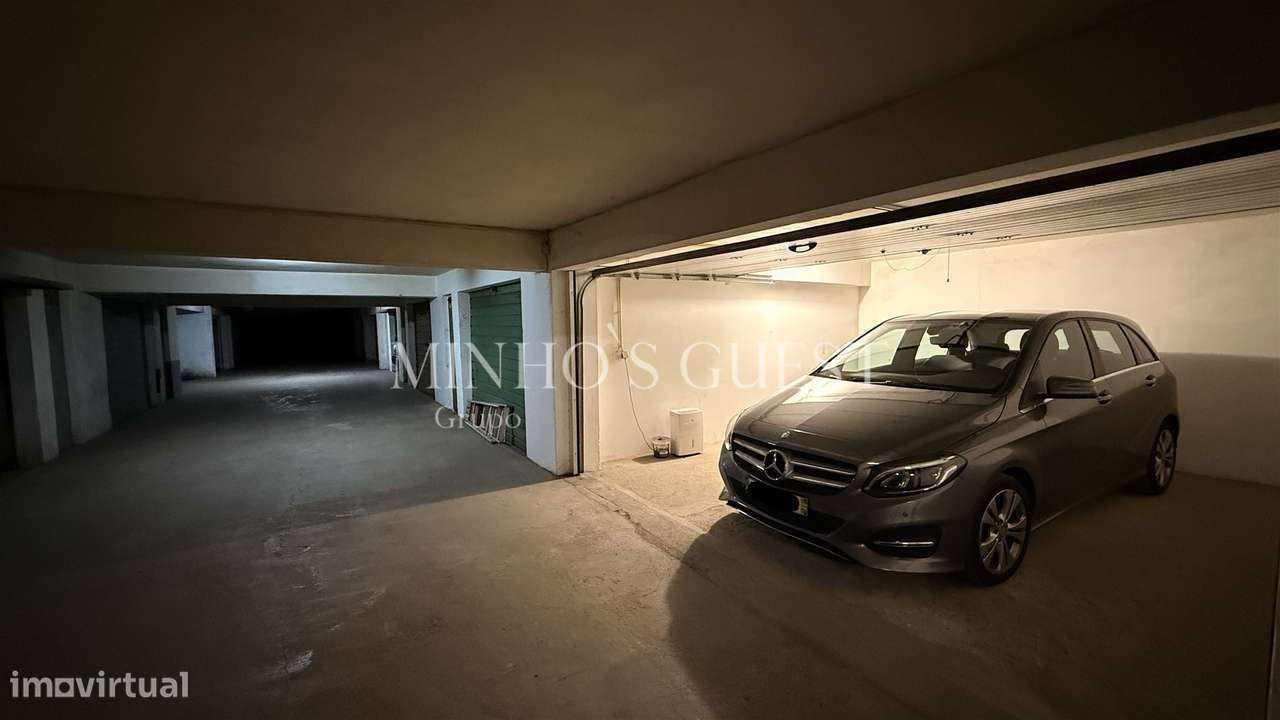 Apartamento T2 (Pronto Habitar) c/ elevador e garagem - Tribunal de Br-22