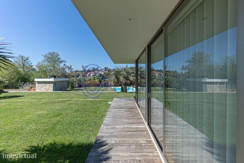 Elegância Contemporânea e Sustentabilidade em Gemeses, moradia T4 , ja - Grande imagem: 3/60