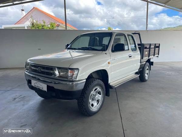 Toyota Hilux 2.4 TD 4x4 - 1