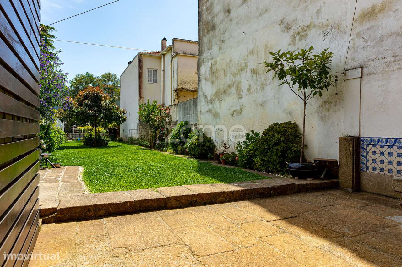 Prédio histórico reabilitado com identidade única no centro do Port... - Grande imagem: 4/60