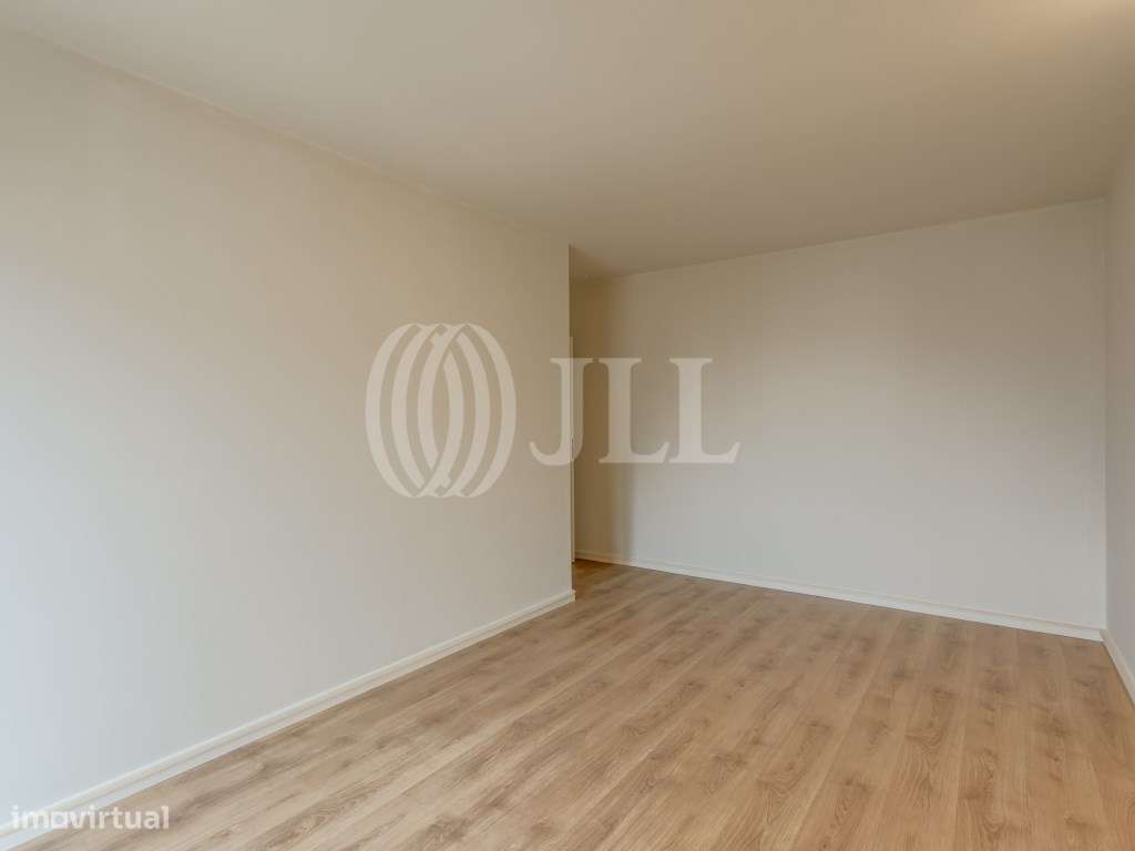 Apartamento T4 com varanda e garagem nas Antas Porto-20