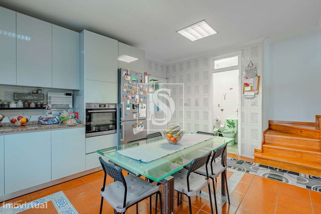 Charmosa Moradia T4 Remodelada com Jardim - Grande imagem: 5/37