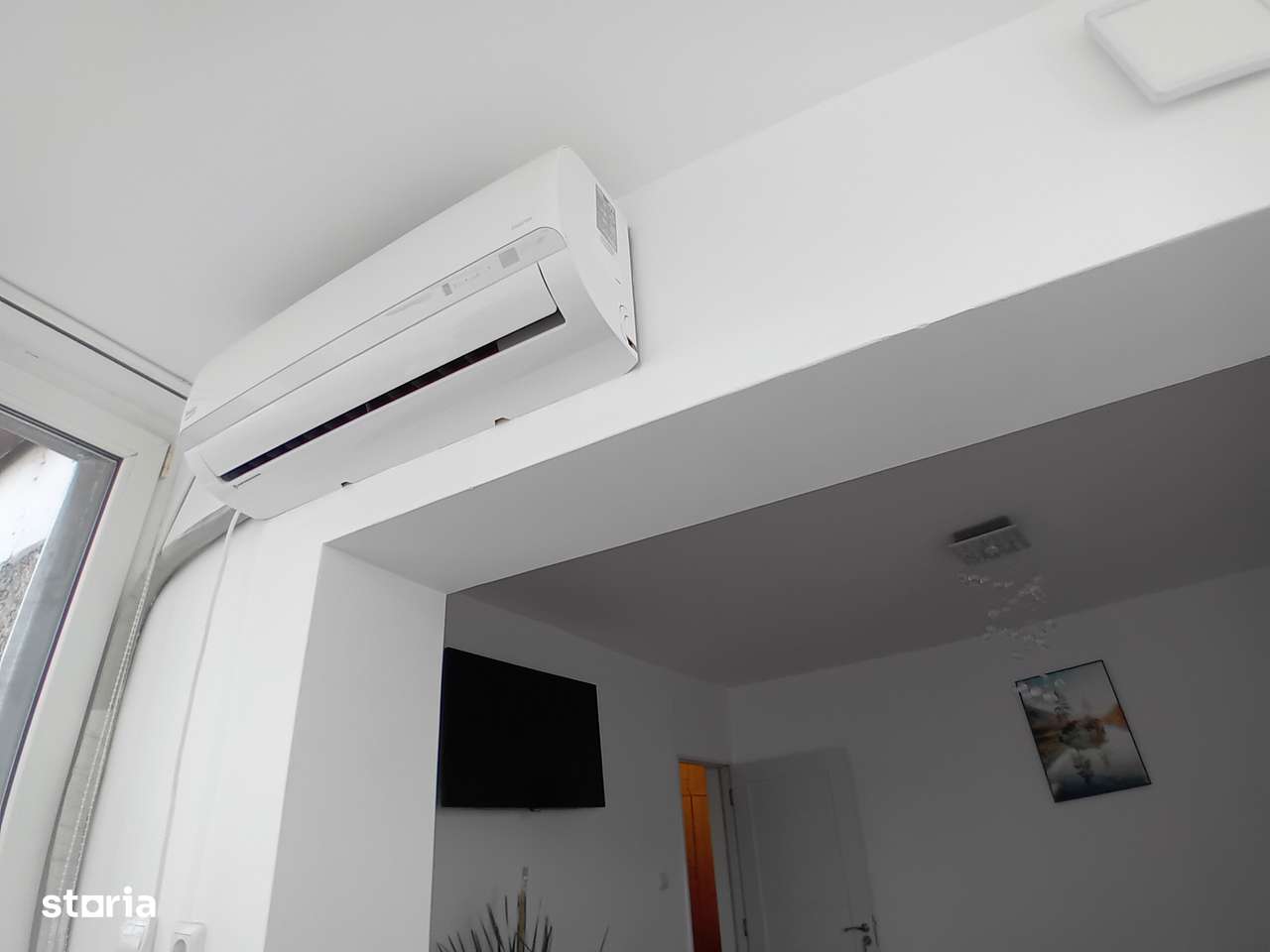 Apartament 3 camere, 2 bai, zona Aradului - Imagine principală: 5/11