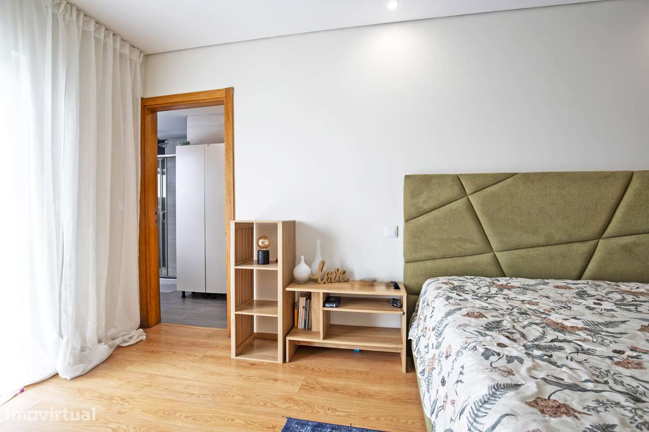 Apartamento T3 varanda estacionamento Corredoura Sesimbra-16