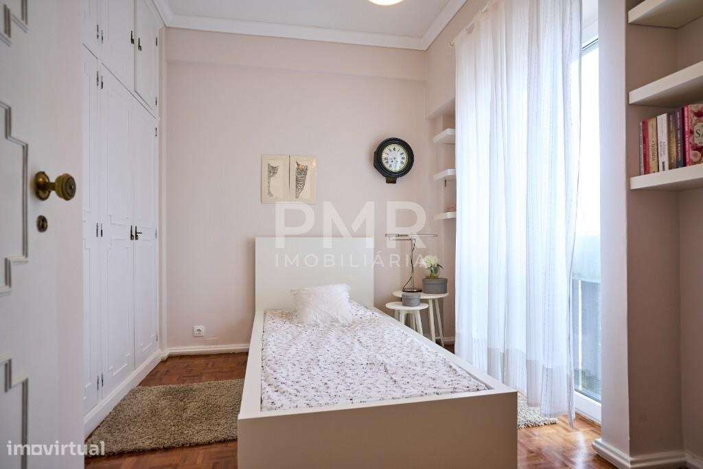 Apartamento T5 (ex T6) Avenida Estados Unidos da América-23