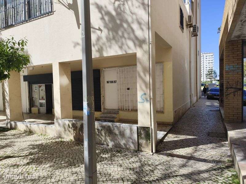 Loja carregado dívidida em duas - Grande imagem: 4/12