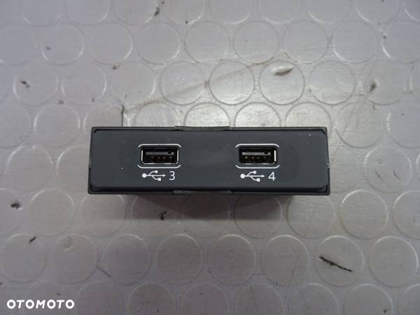 4N0035722 Port USB Audi A6 C8 A8 Q7 4M czesci - 1