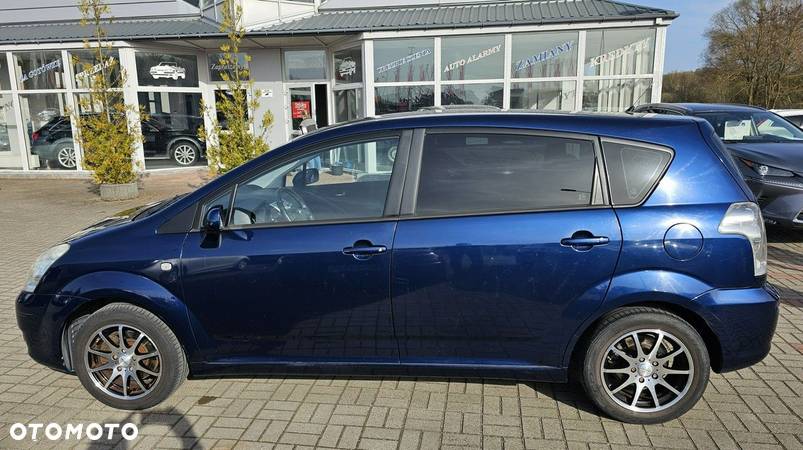 Toyota Corolla Verso - 5