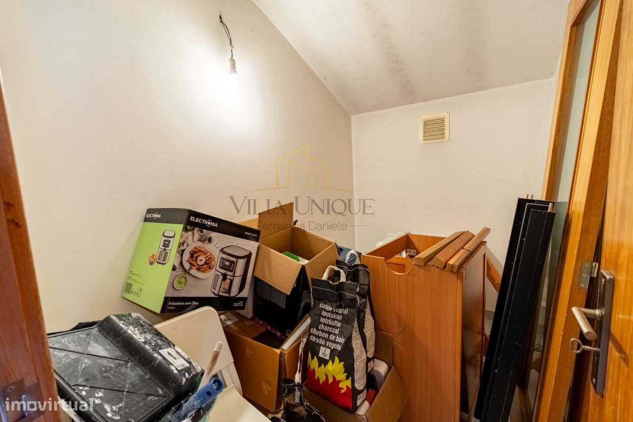 Apartamento T3 com Varanda e Garagem na cave para 2 carros em Fornos-29