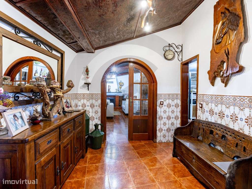 Moradia T2+1 em Estilo Rústico com Garagem e Pátio - Grande imagem: 4/11