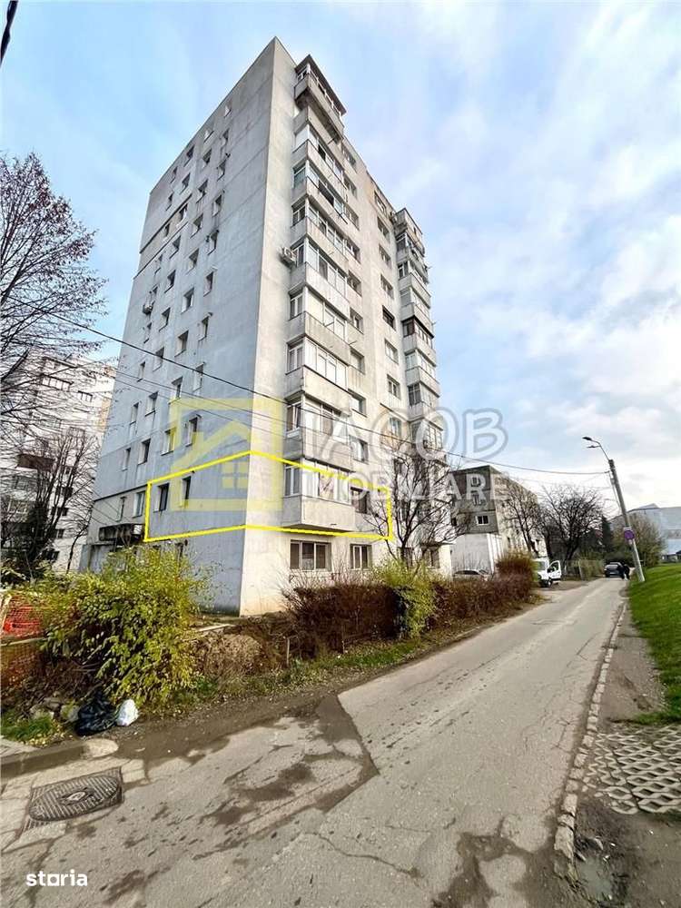 Apartament 3 camere decomandate, etaj 1, str. Narciselor 15, Bacau - Imagine principală: 1/20
