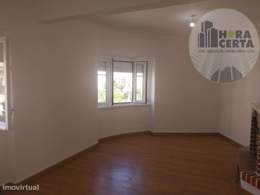 Apartamento T4 nas Mercês!-8