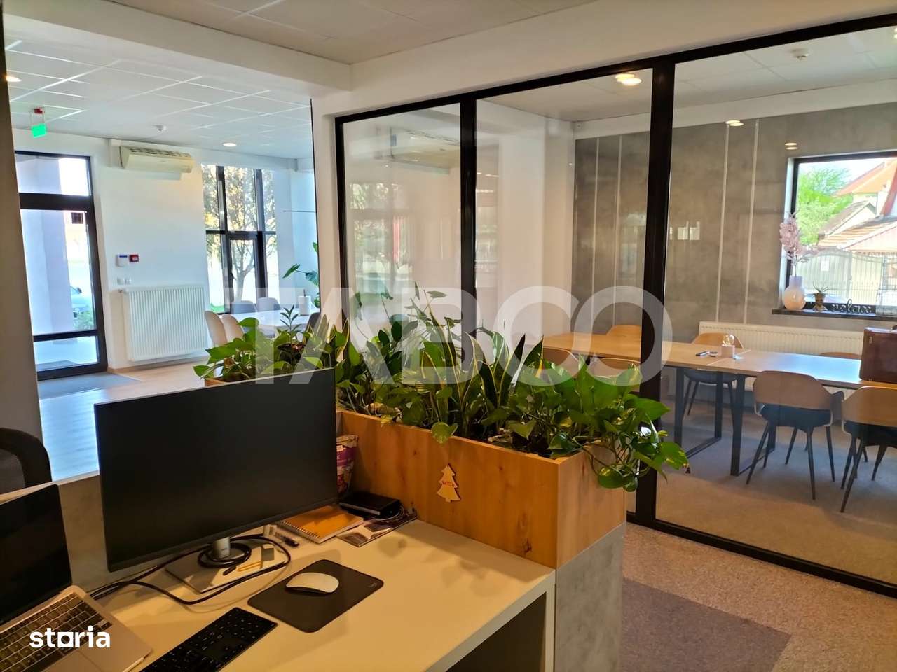 Cladire moderna cu teren 890 mp P+2E+ET spatiu comercial si birouri - Imagine principală: 3/14