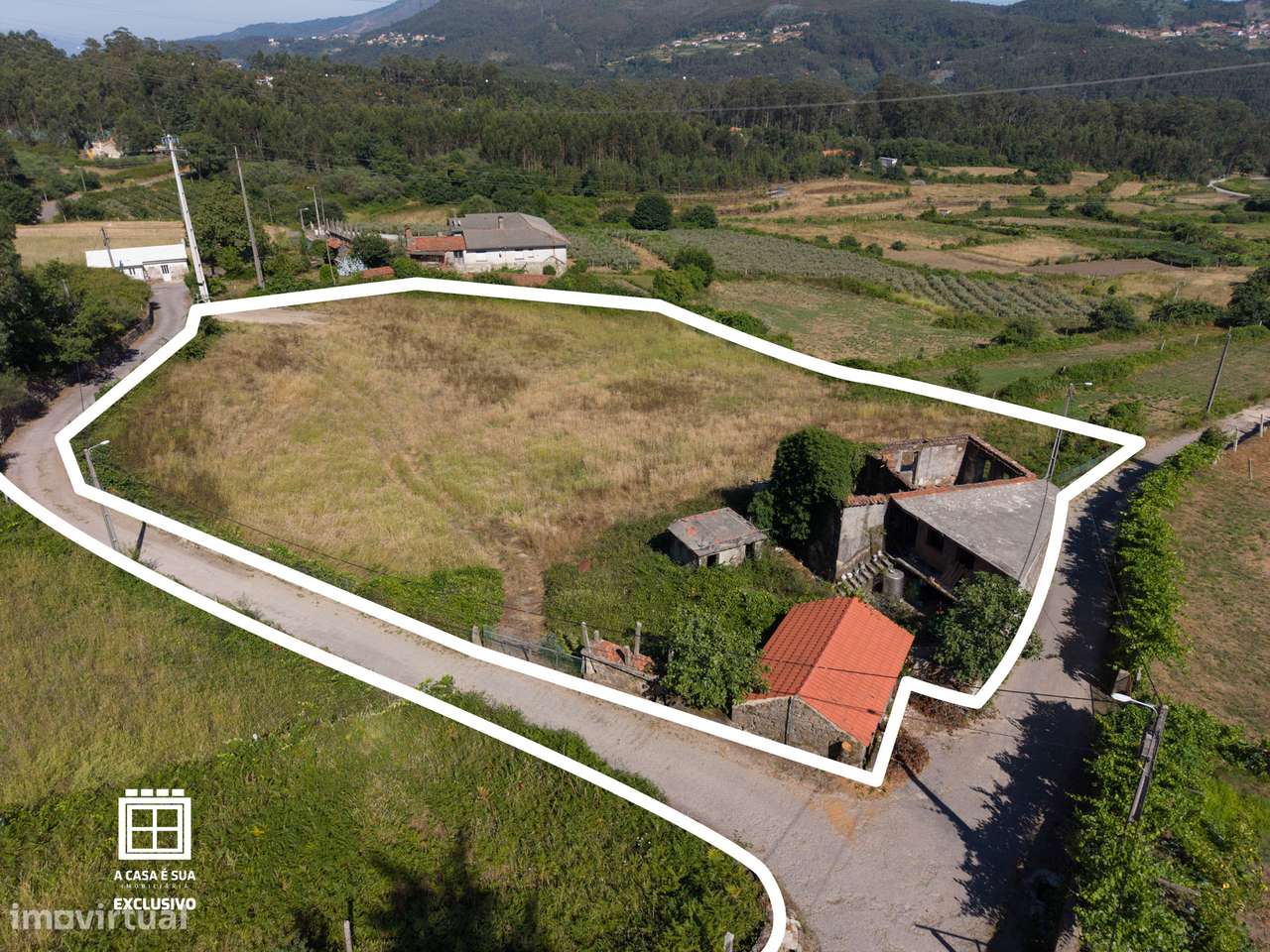 Quinta para restaurar em Macieira de Cambra - Exclusivo-17