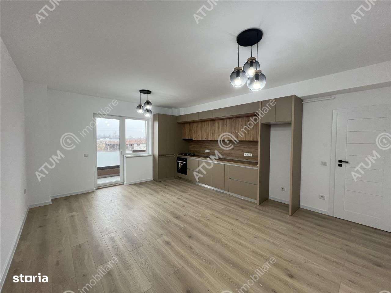 Apartament de 3 camere 2 balcoane pe Calea Surii Mici - Imagine principală: 2/14