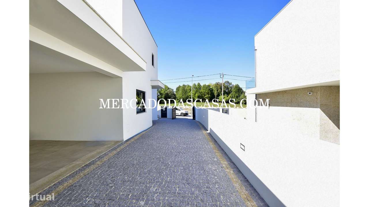 Moradia T3 Nova em S.M.Feira, junto ao castelo-8