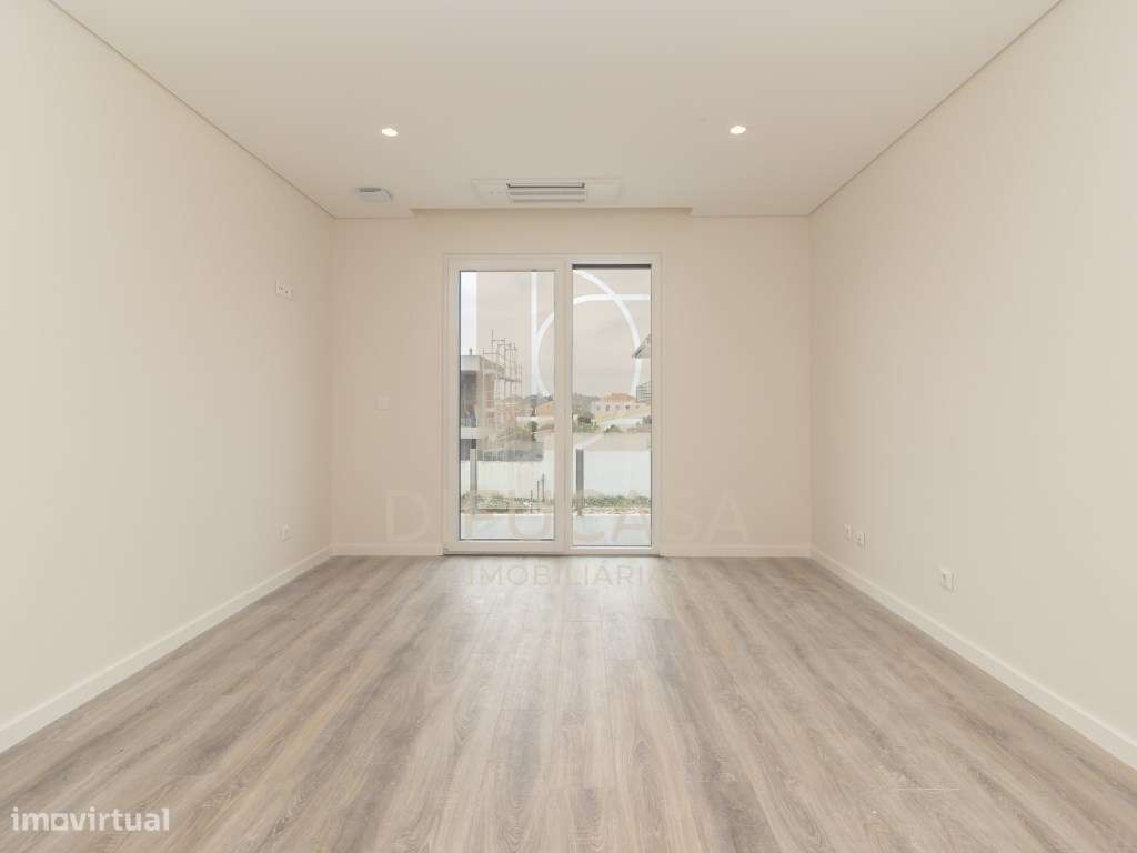 Moradia Isolada T4 c/ Piscina e Garagem-38