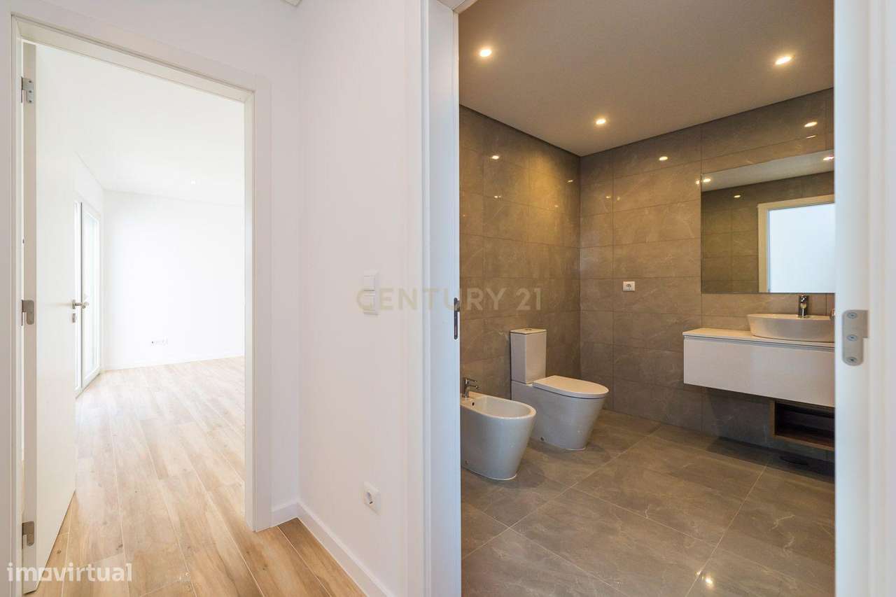 Sintra - Bolembre , moradia T4 nova, construção moderna e linhas conte-15