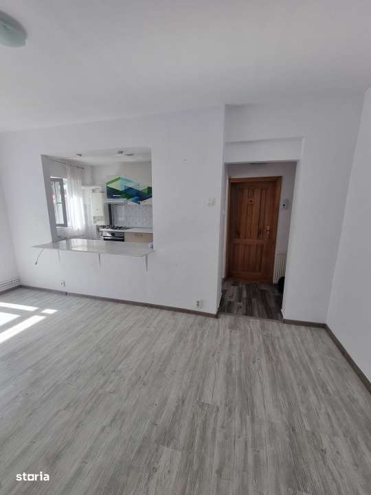Apartament 3 camere de vanzare – Azuga, centru| 55 mp — fotografia 1