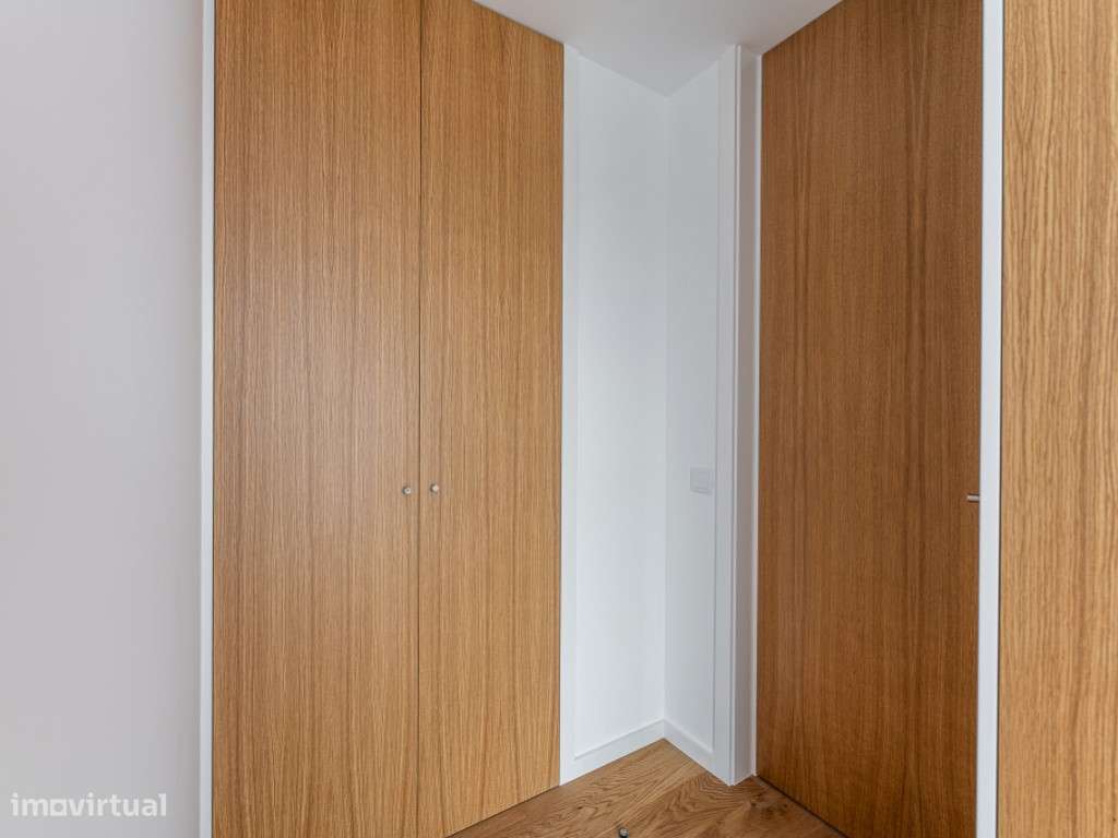 Apartamento T4 com 3 frentes em Matosinhos sul, no edifício Nautilus-52