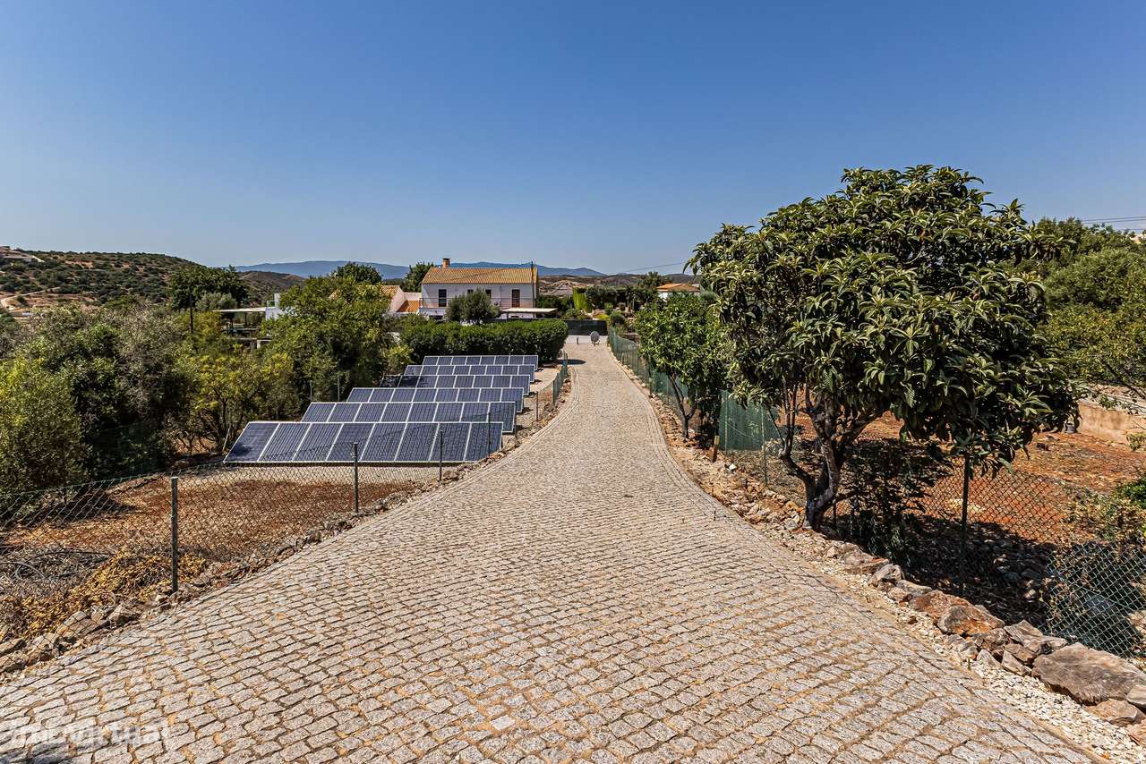 Villa T4 contemporânea à beira do rio no coração do Algarve-51