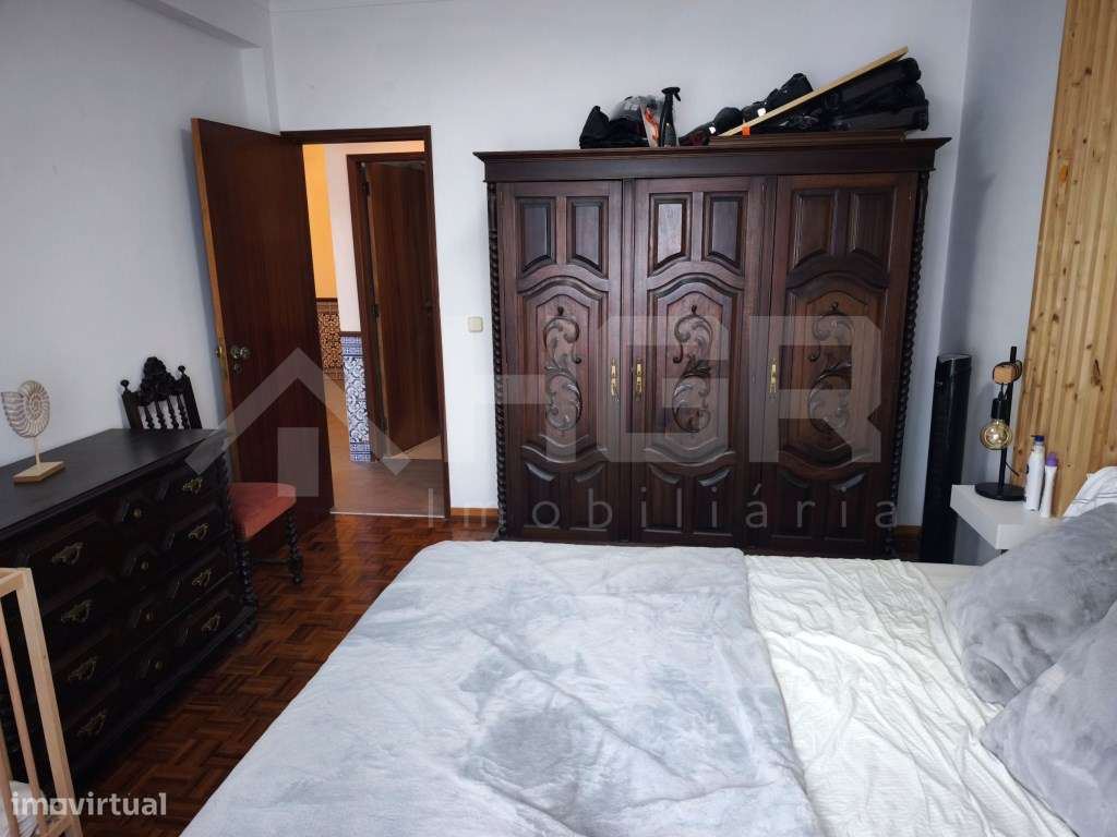 T3 | 1º ANDAR | BOAS ÁREAS | MOBILADO | 2 CASAS DE BANHO | ARRECADA...-28