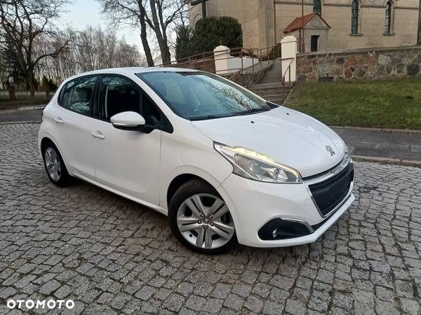 Peugeot 208 - 25