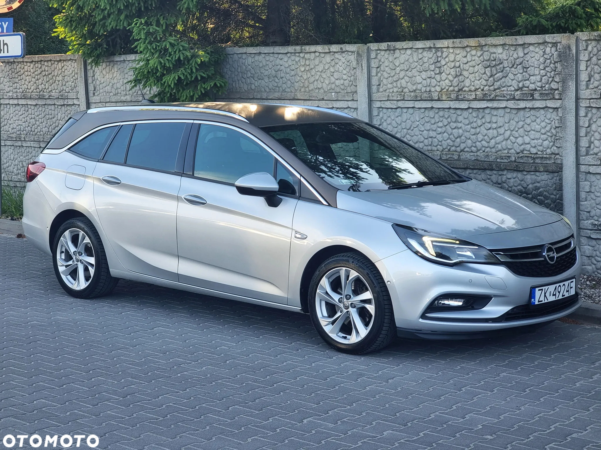 Opel Astra V 1.6 CDTI Dynamic S&S - 2