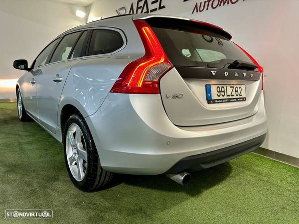 Volvo V60 2.0 D3 Momentum - 7