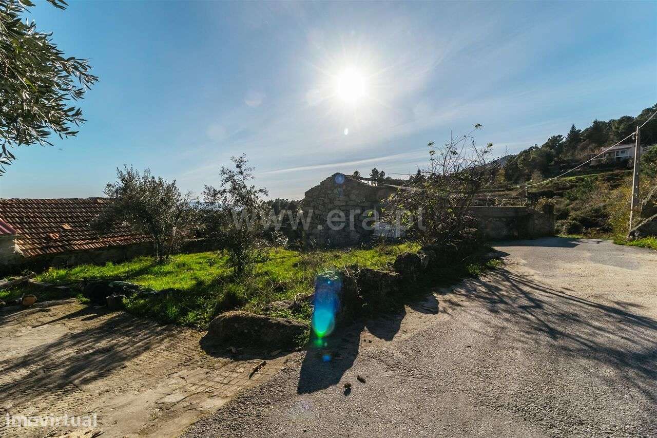 Terreno com ruina / Covilhã, Vila do Carvalho - Grande imagem: 2/12