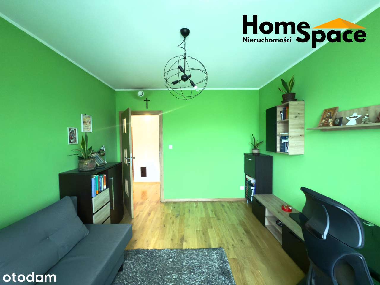 Dom z piękną działką w spokojnej okolicy!-7