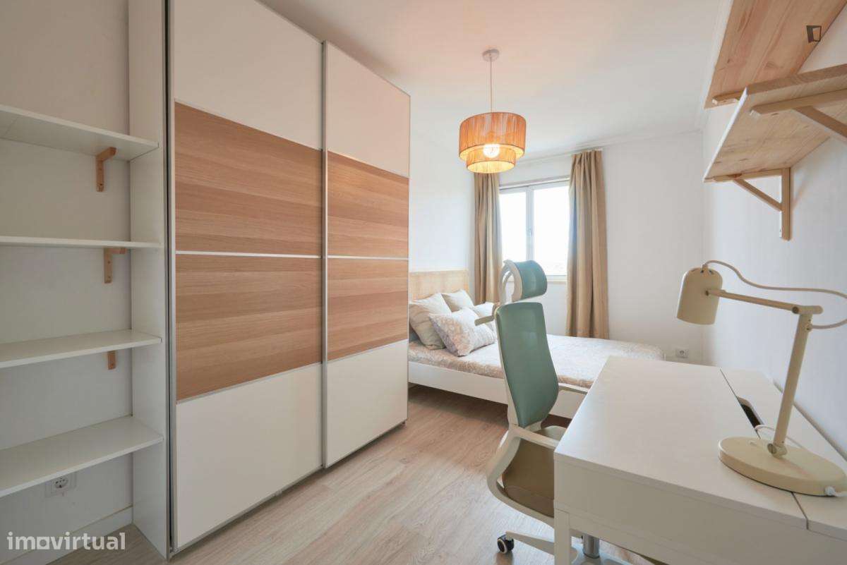 Quarto - localizado em Estrela Lisbon - Grande imagem: 2/32