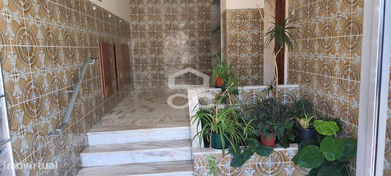 Apartamento T2 em Benavente com cozinha equipada-17