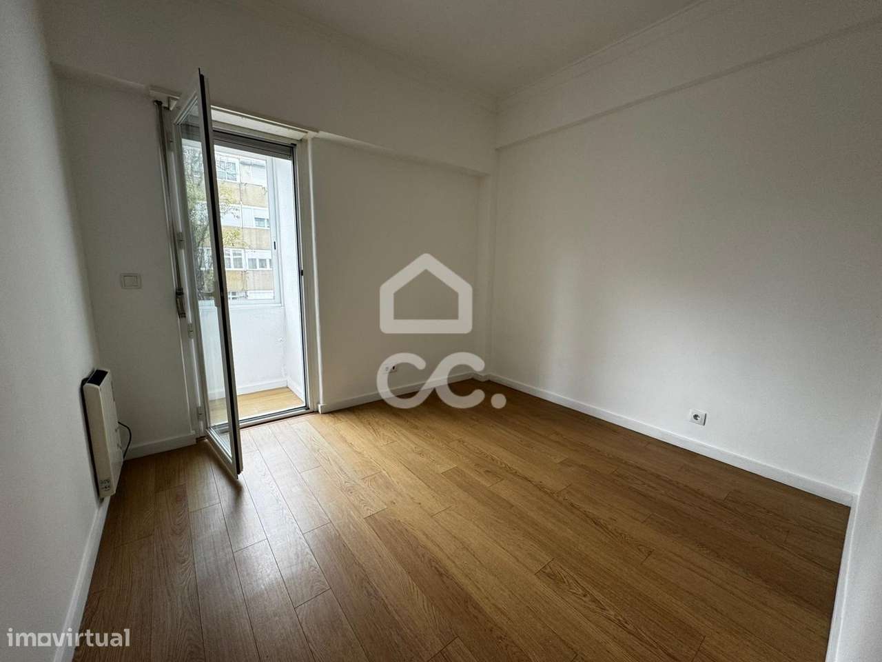T2 Moderno e Luminoso em Benfica – Pronto a Habitar!-18
