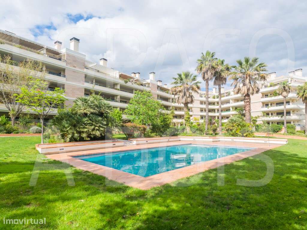 DESLUMBRANTE! Condomínio Privado com porteiro residente, vigilância...-5