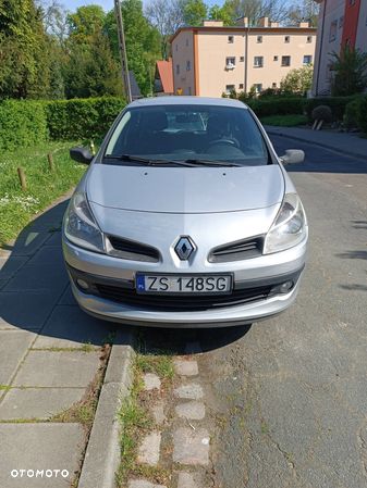 Renault Clio - 1