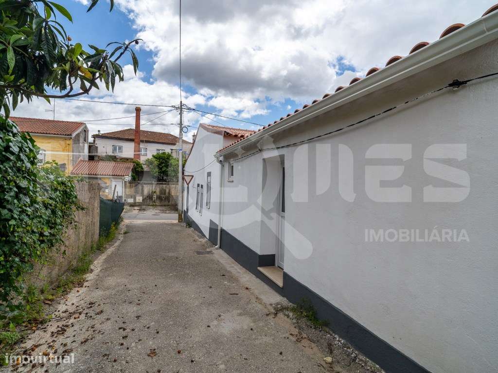 Moradia T2 em Taveiro-8