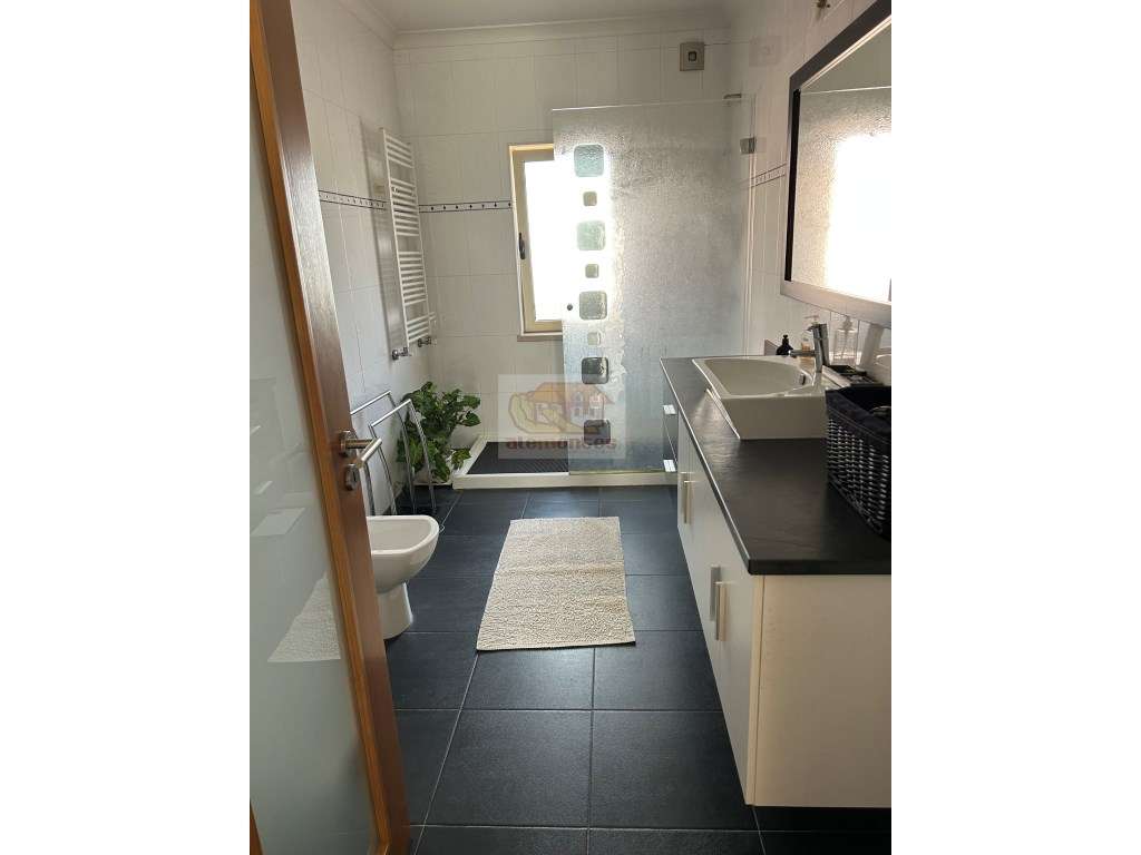 Excelente moradia com quintal em Grândola-13