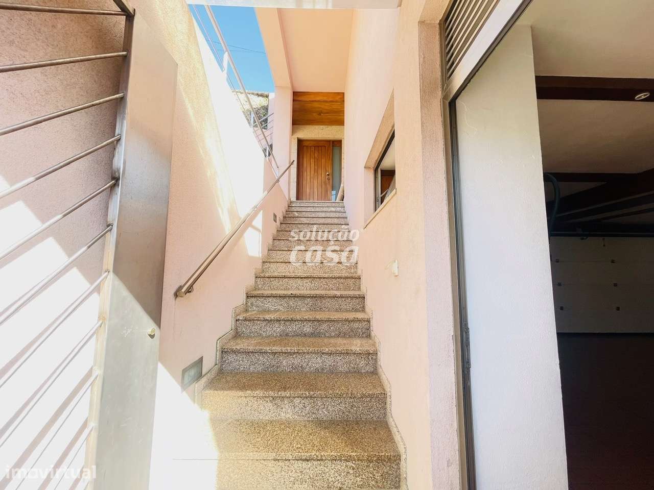 Moradia T3 localizada a 3 minutos de carro da N222! - Grande imagem: 4/46