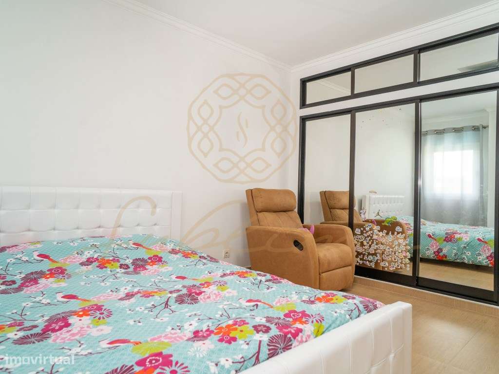 Moradia Isolada com 6 Assoalhadas , Piscina , Garagem Perto das Praias-28