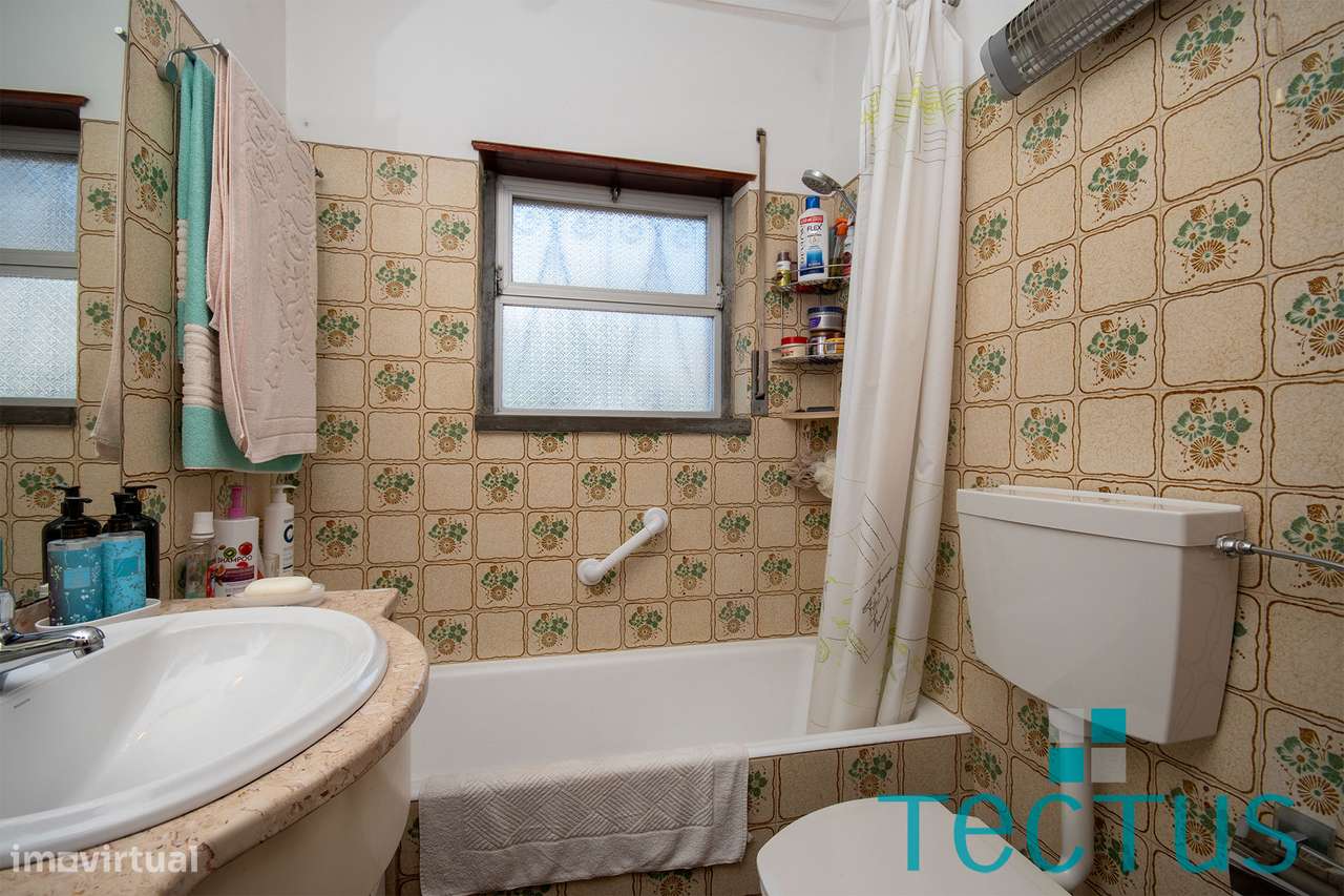 Moradia Geminada T3 na Amoreira - Excelente estado de conservação-18