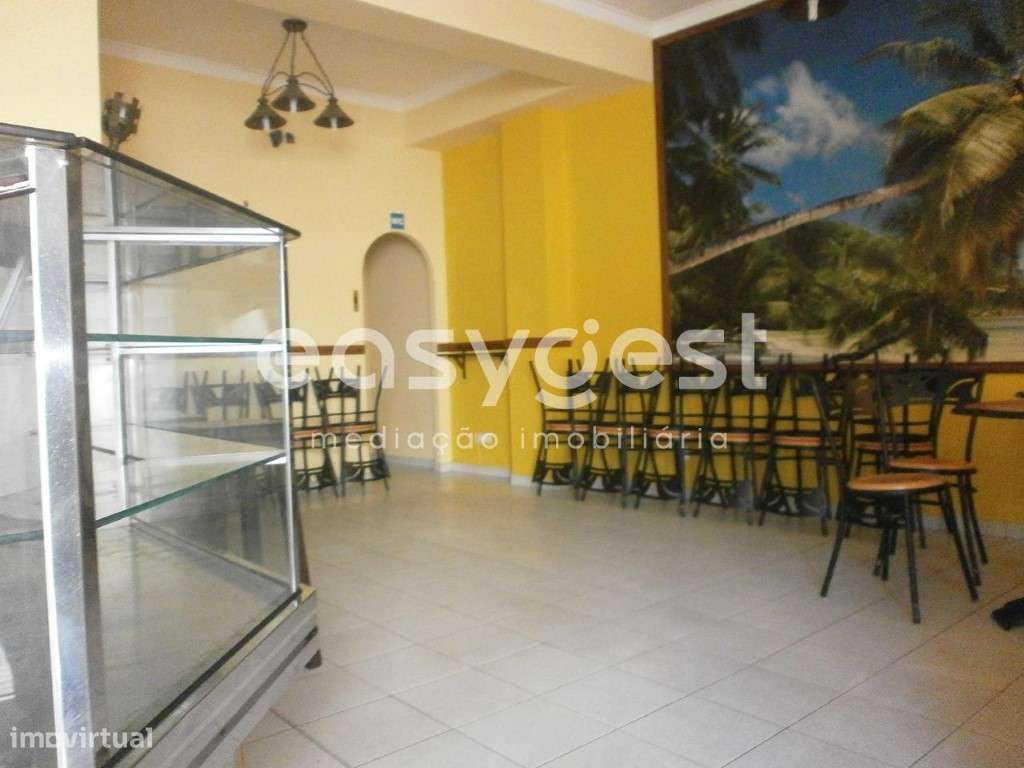 Café / Snack Bar em zona emblemática da cidade do Fundão - Grande imagem: 4/15