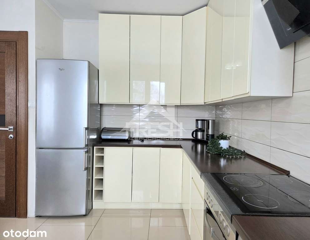 Dom w Bladowie z dużym ogrodem i tarasem-6