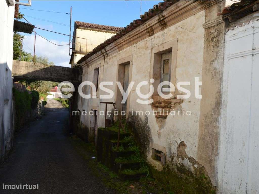 Propriedade com duas moradias, garagem e terreno com água em Sardoal - Grande imagem: 5/22