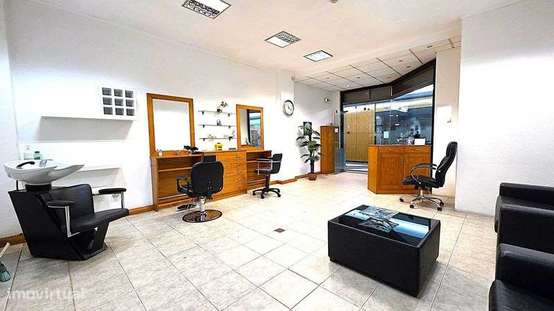 Loja no Centro de Rio Tinto - Continente - Grande imagem: 4/7