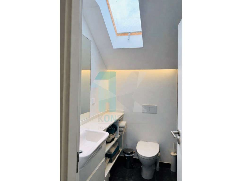 Moradia T3 + T2 em São João do Estoril - Alapraia-31