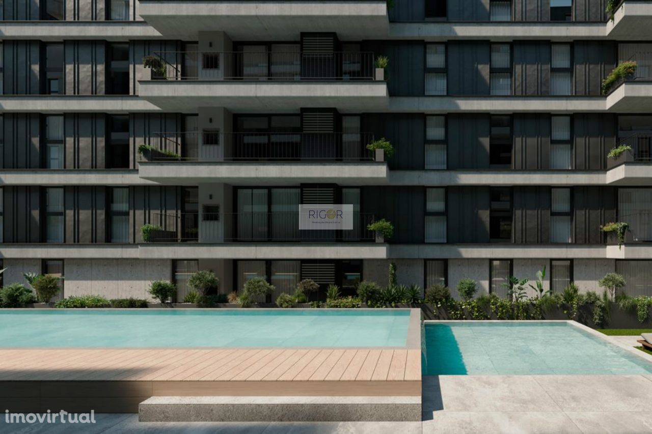 Apartamento T3 com varanda em condomínio fechado com piscina a Monte d
