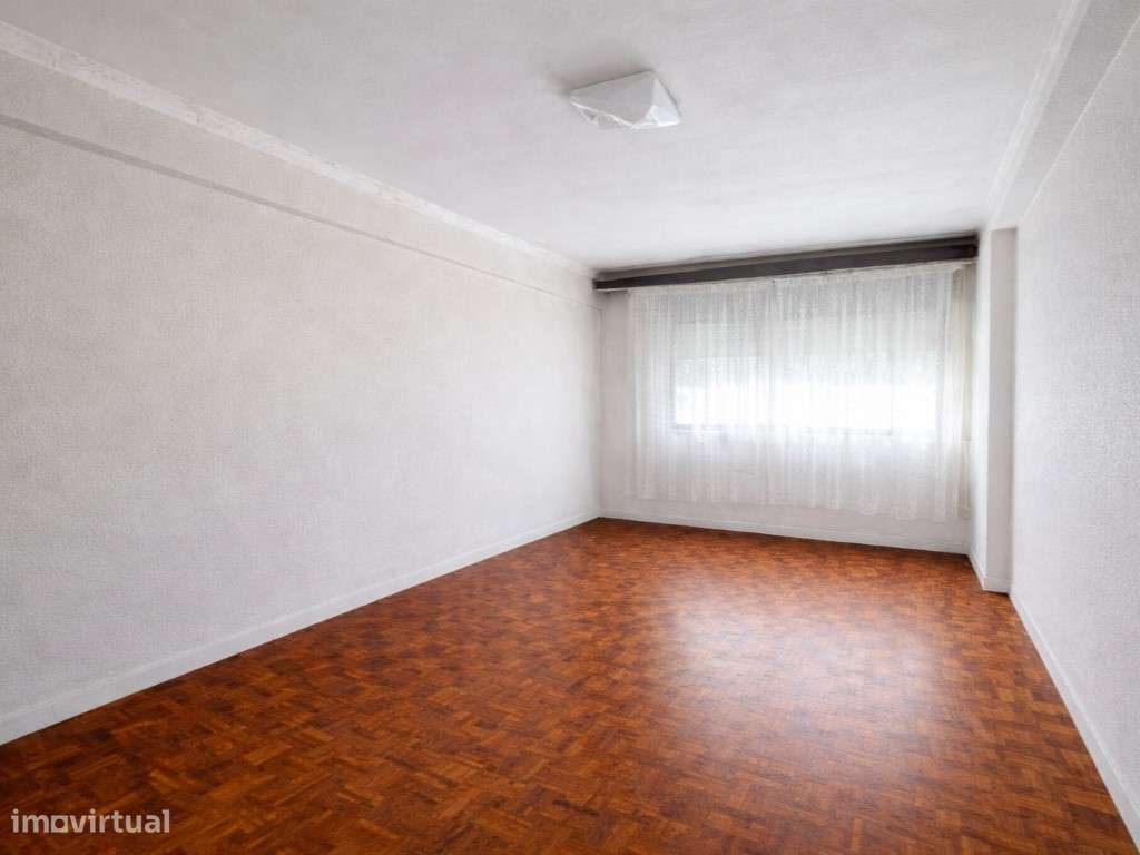 T1 com Marquise e Boas Áreas - Grande imagem: 2/19